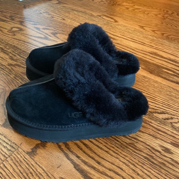 Ugg Disquette Slippers - Picture 2 of 2